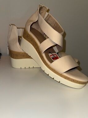 Naturalizer Light Beige Platform Wedge Sandals